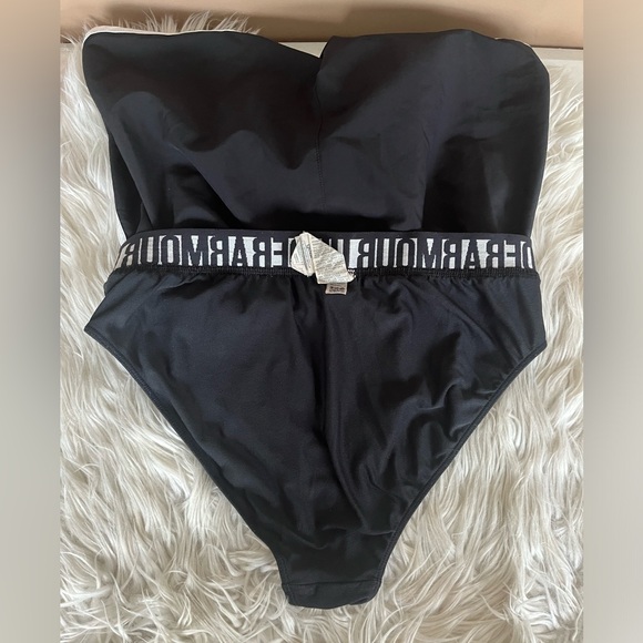 {Under Armour} Heat Gear Activewear Running Shorts in Black - Womens Small - Picture 8 of 10